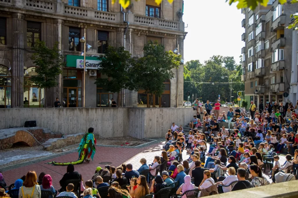 Anaz si Dragonul in Piata Sf Gheorghe