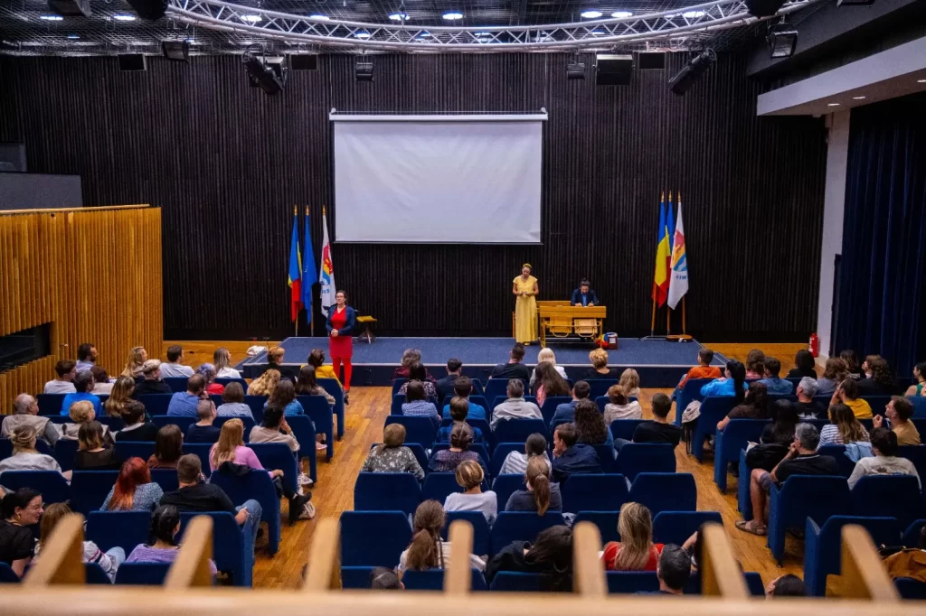 Nascut in 90 in Sala Multifuncțională a Consiliului Județean Timiș, miezul nopții